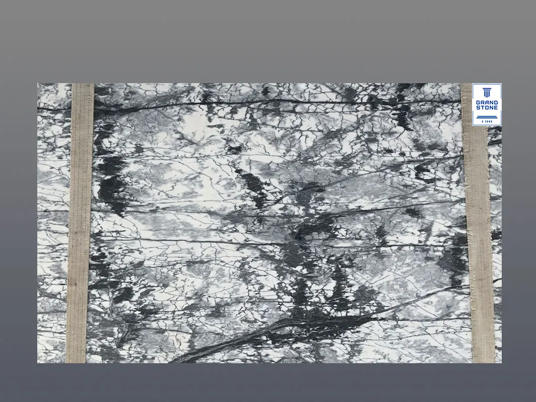 White Soap Stone, гранит — образец натурального камня