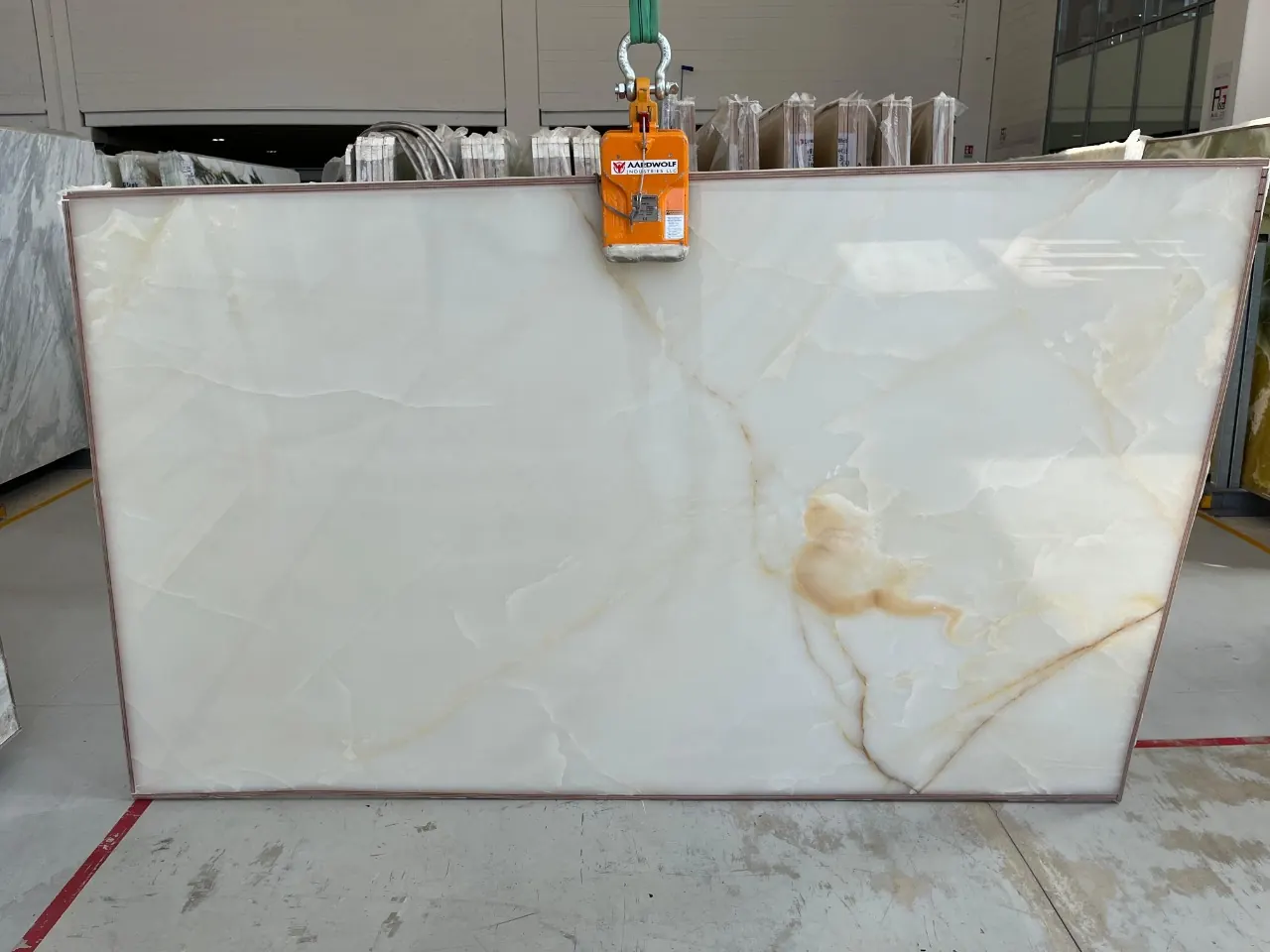 Onice Bianco, оникс — образец натурального камня